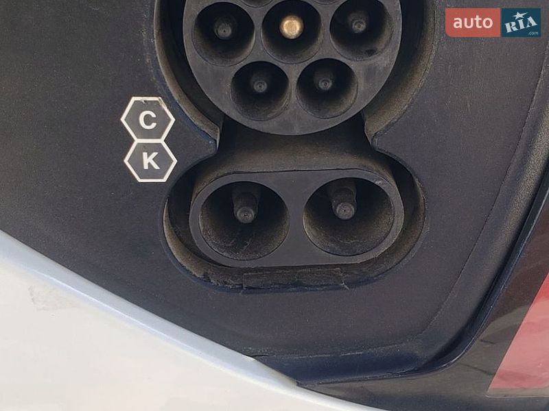 Седан Tesla Model 3 2022 в Збараже