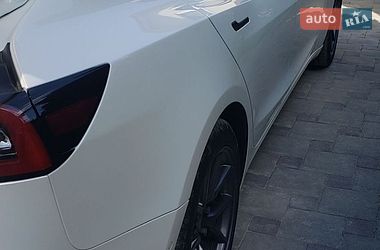Седан Tesla Model 3 2022 в Збараже