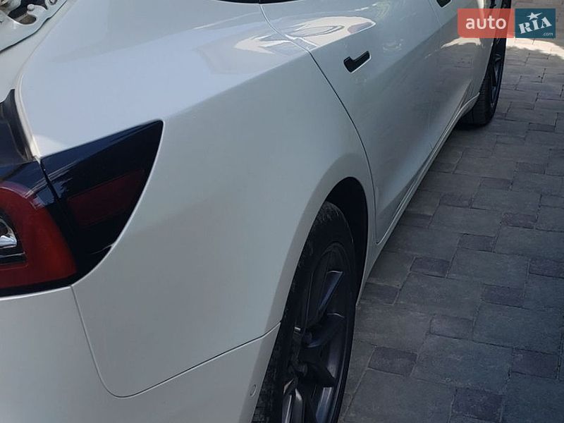 Седан Tesla Model 3 2022 в Збараже