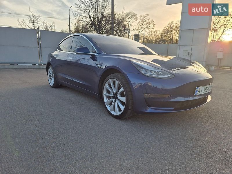 Седан Tesla Model 3 2019 в Киеве