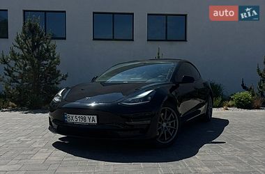 Седан Tesla Model 3 2021 в Луцке