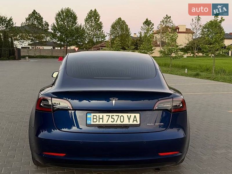 Седан Tesla Model 3 2019 в Одесі