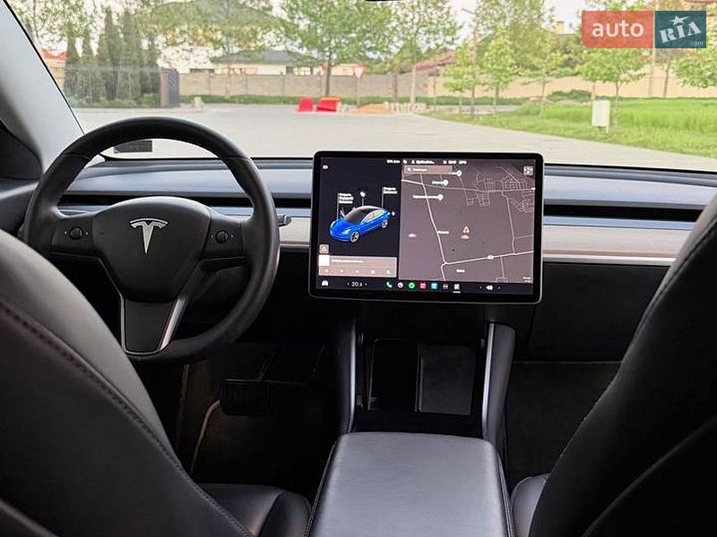 Седан Tesla Model 3 2019 в Одесі