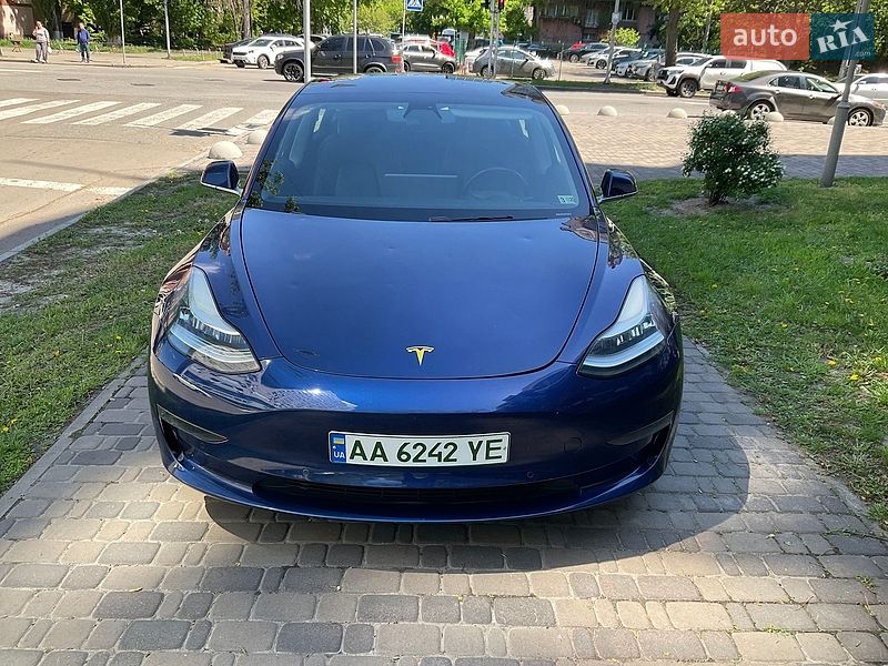 Седан Tesla Model 3 2019 в Києві