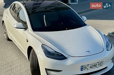 Седан Tesla Model 3 2022 в Новояворівську