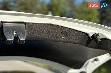 Седан Tesla Model 3 2022 в Новояворівську