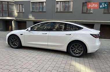 Седан Tesla Model 3 2021 в Ивано-Франковске
