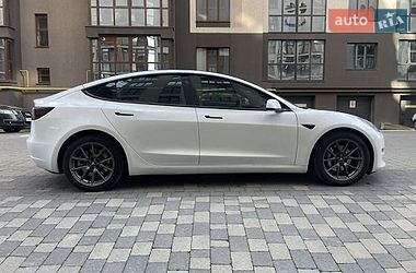 Седан Tesla Model 3 2021 в Ивано-Франковске
