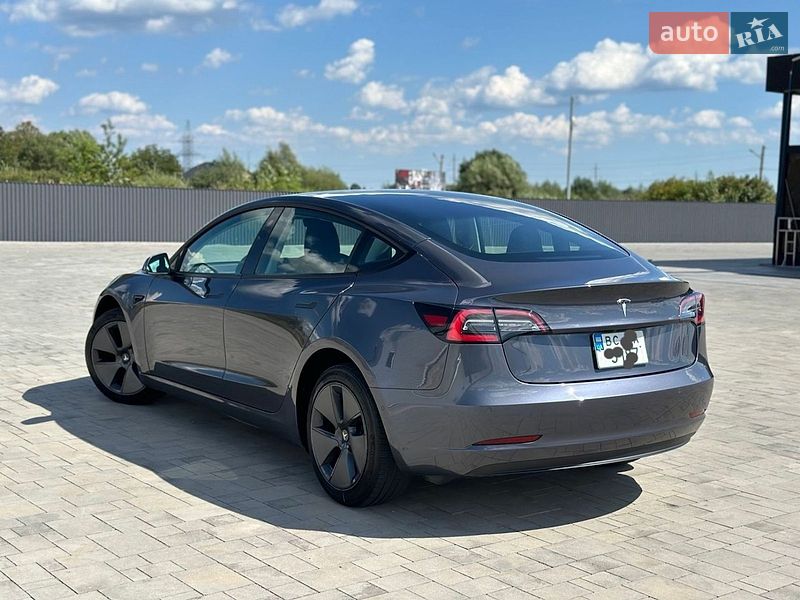 Седан Tesla Model 3 2021 в Ивано-Франковске