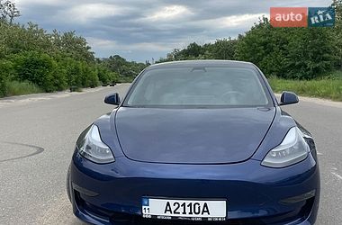 Седан Tesla Model 3 2021 в Киеве