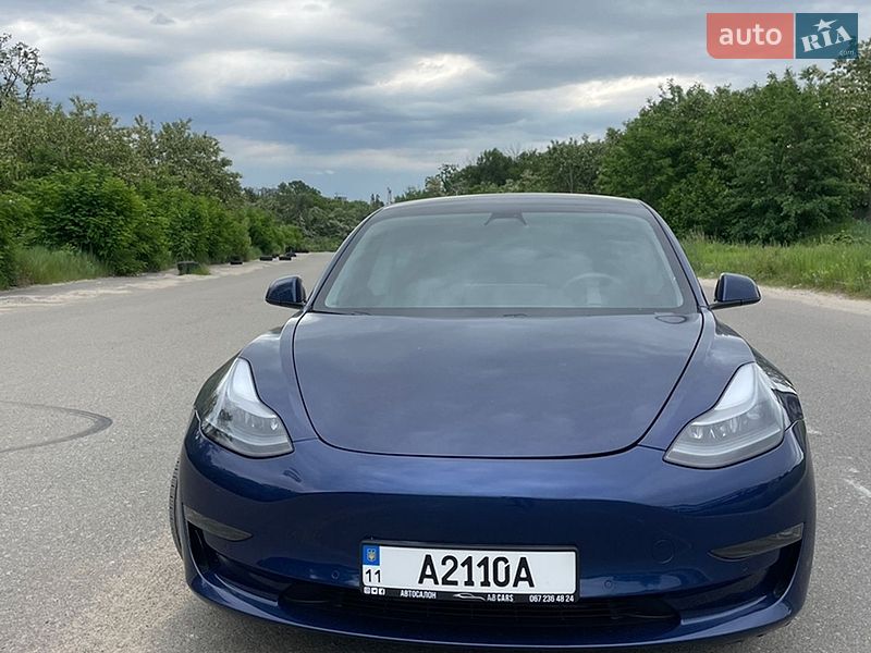 Седан Tesla Model 3 2021 в Киеве