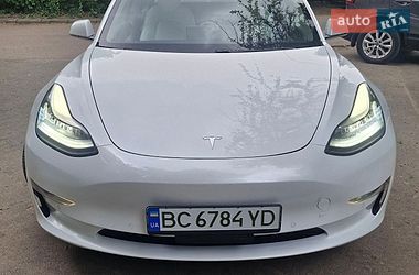 Седан Tesla Model 3 2018 в Львові
