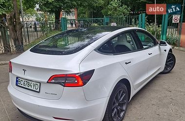 Седан Tesla Model 3 2018 в Львові