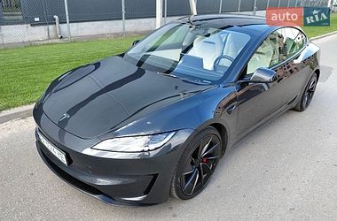 Седан Tesla Model 3 2024 в Києві