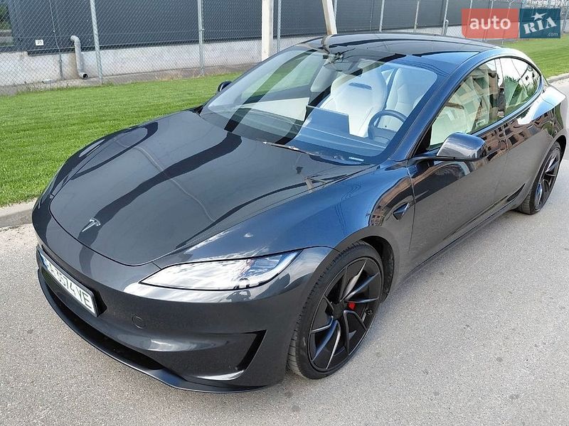 Седан Tesla Model 3 2024 в Києві
