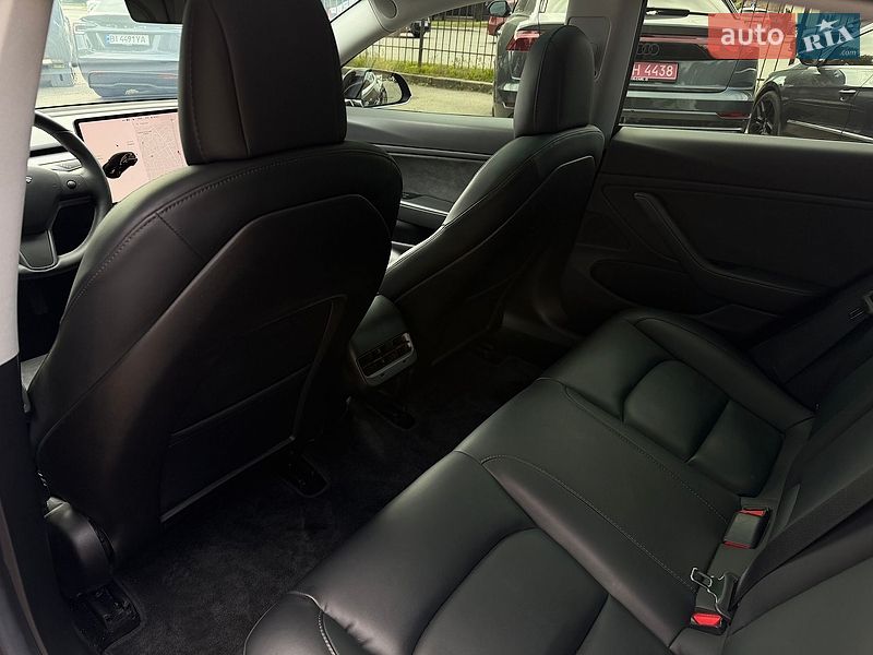 Седан Tesla Model 3 2019 в Полтаві