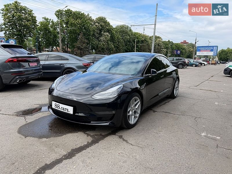 Седан Tesla Model 3 2019 в Полтаві