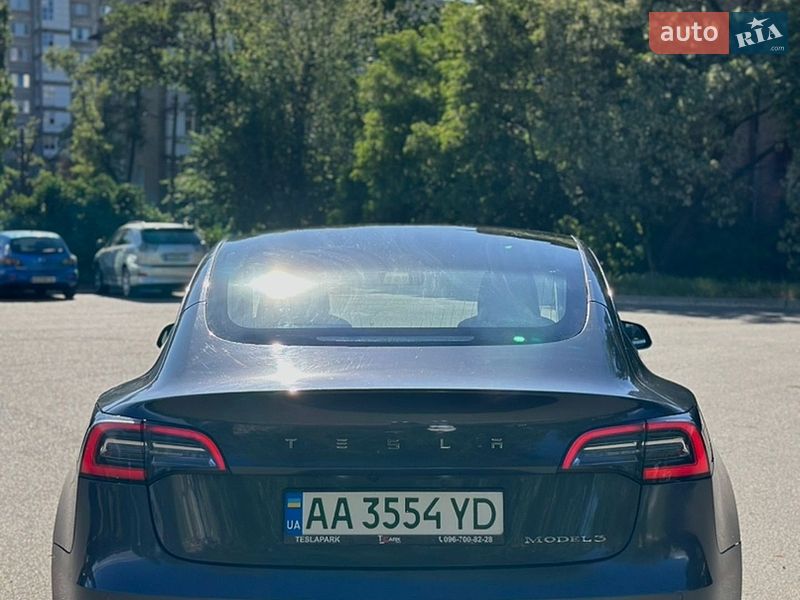 Седан Tesla Model 3 2020 в Киеве
