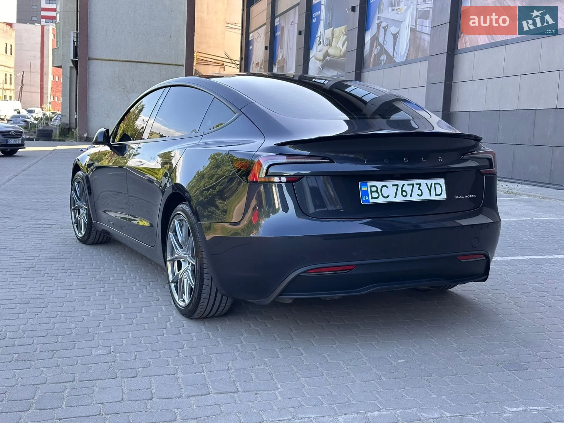 Tesla Model 3 2024 VIN 5YJ3E1EB0SF892253 фото оголошення 9 з 16