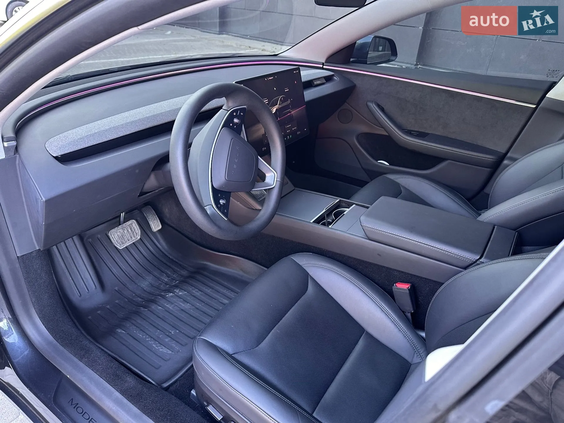 Tesla Model 3 2024 VIN 5YJ3E1EB0SF892253 фото оголошення 11 з 16