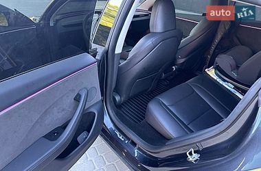 Седан Tesla Model 3 2024 в Львові