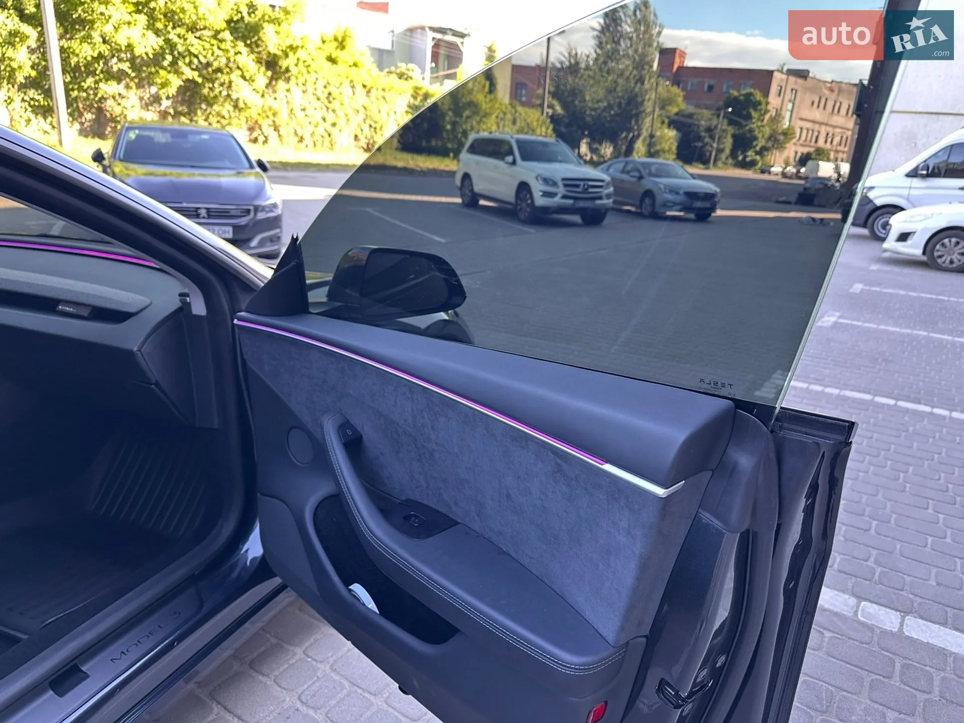 Tesla Model 3 2024 VIN 5YJ3E1EB0SF892253 фото оголошення 14 з 16