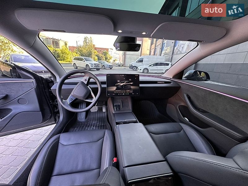 Седан Tesla Model 3 2024 в Львові