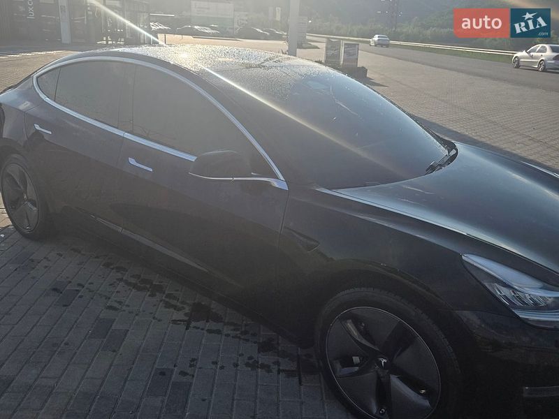 Седан Tesla Model 3 2019 в Хусте