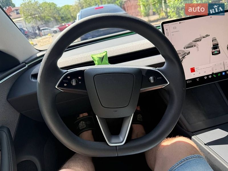 Седан Tesla Model 3 2025 в Одессе