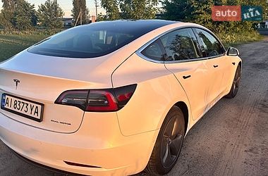 Седан Tesla Model 3 2020 в Києві