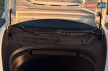 Седан Tesla Model 3 2020 в Києві