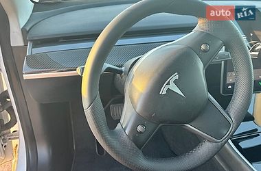 Седан Tesla Model 3 2020 в Києві