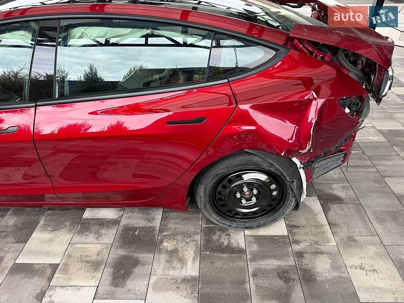 Седан Tesla Model 3 2024 в Києві