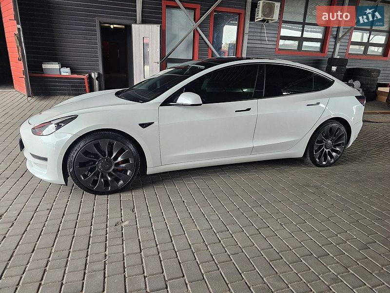 Седан Tesla Model 3 2021 в Одесі