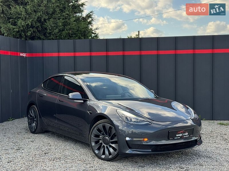 Tesla Model 3 2022