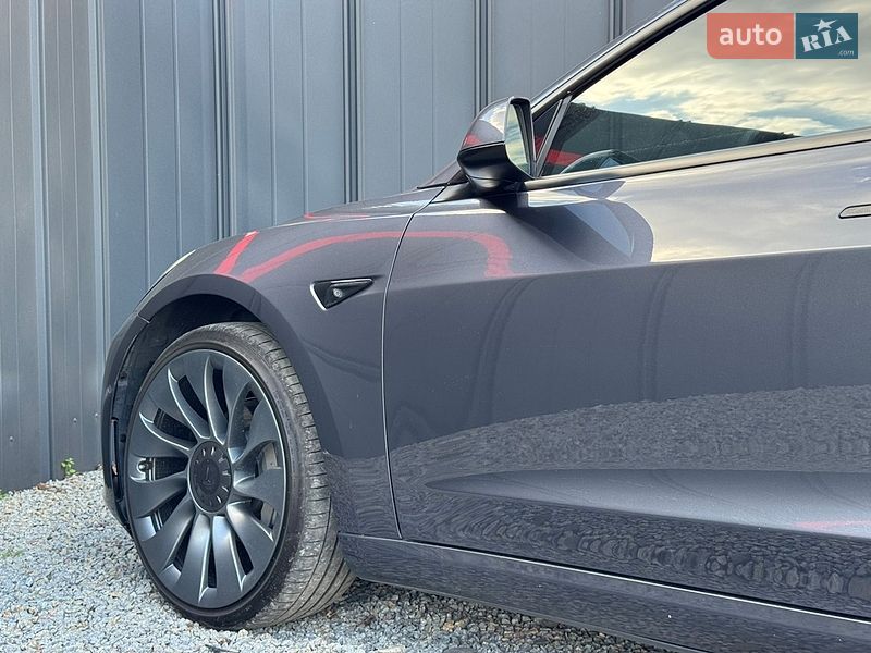 Седан Tesla Model 3 2022 в Луцьку