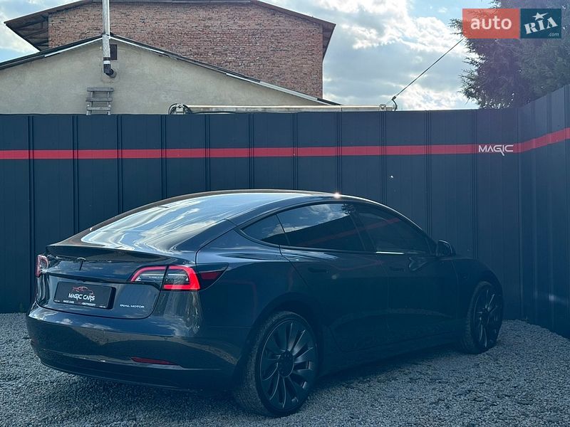 Седан Tesla Model 3 2022 в Луцьку
