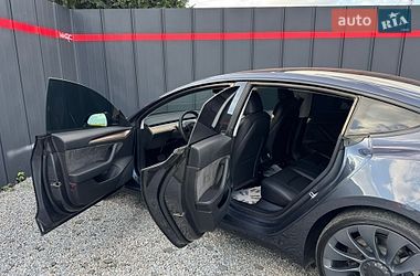 Седан Tesla Model 3 2022 в Луцьку