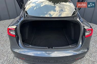 Седан Tesla Model 3 2022 в Луцьку