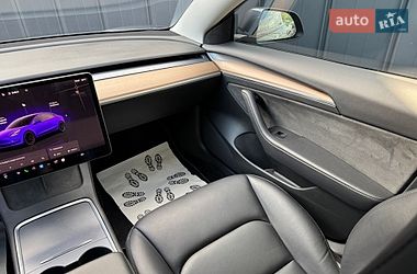 Седан Tesla Model 3 2022 в Луцьку