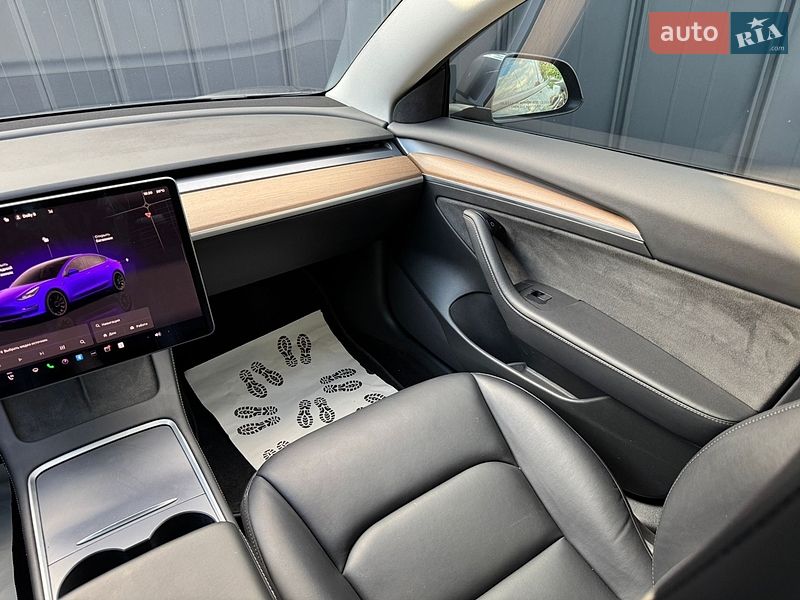 Седан Tesla Model 3 2022 в Луцьку