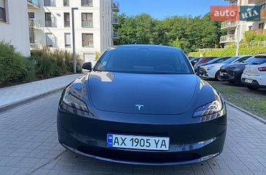 Седан Tesla Model 3 2023 в Харкові