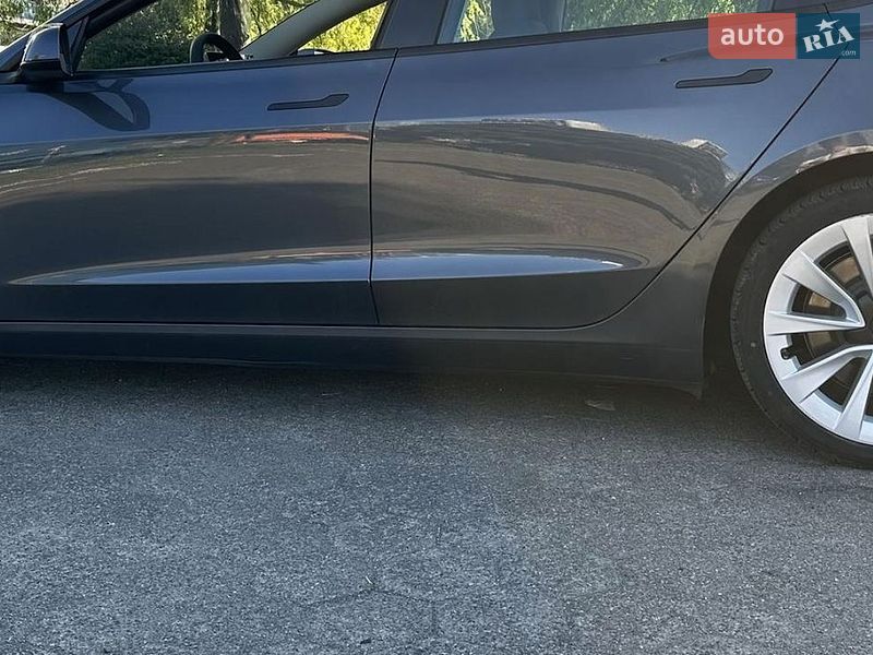 Седан Tesla Model 3 2022 в Киеве