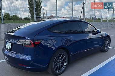 Седан Tesla Model 3 2022 в Первомайську