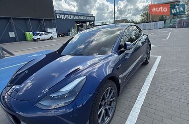 Седан Tesla Model 3 2022 в Первомайську