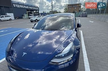 Седан Tesla Model 3 2022 в Первомайську