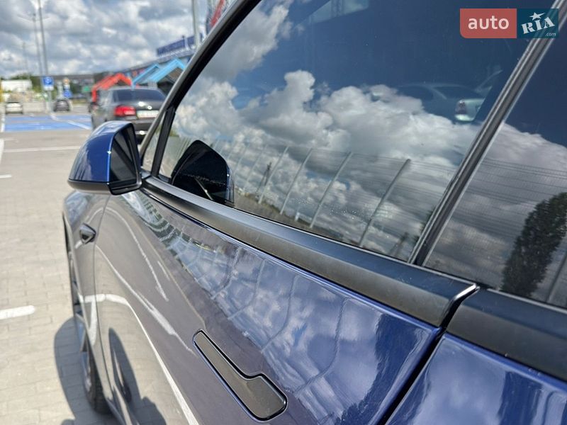 Седан Tesla Model 3 2022 в Первомайську