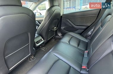Седан Tesla Model 3 2022 в Первомайську
