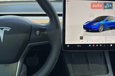Седан Tesla Model 3 2022 в Первомайську