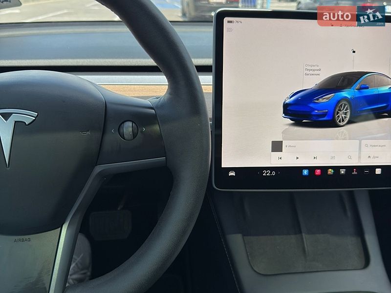 Седан Tesla Model 3 2022 в Первомайську
